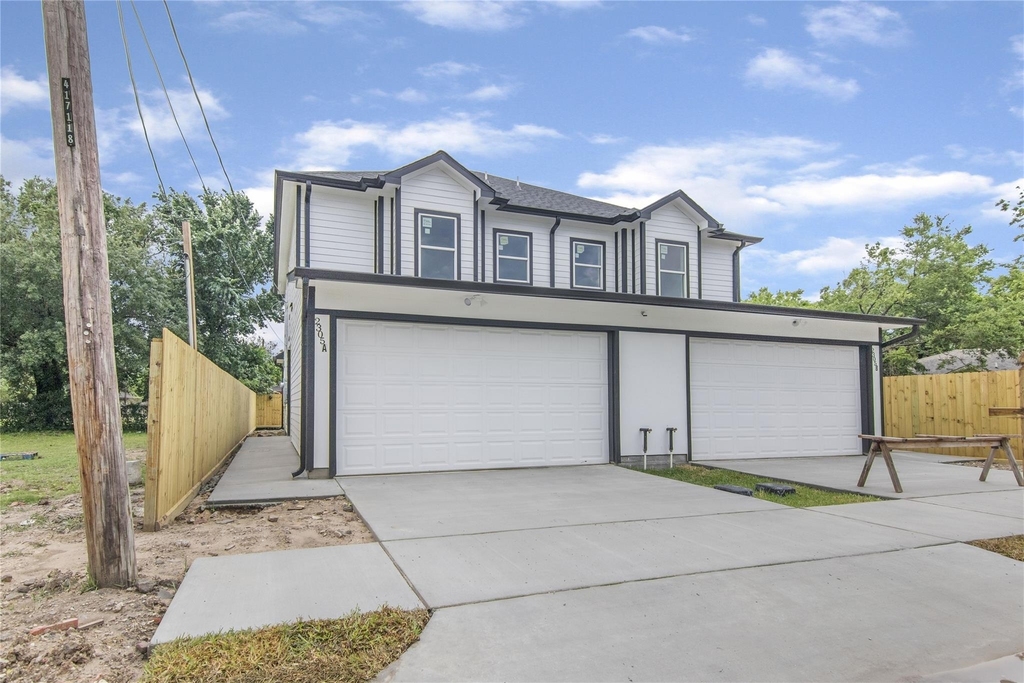 2305 Sakowitz Street - Photo 1
