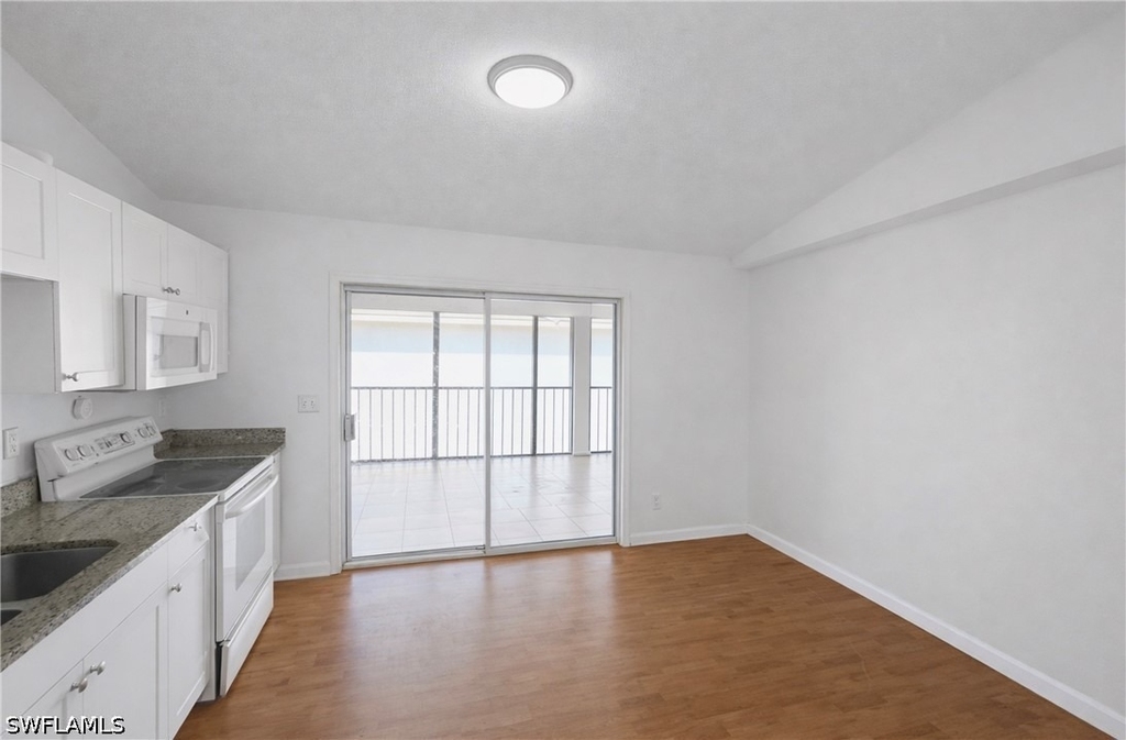 5424 16th Place Sw - Photo 1