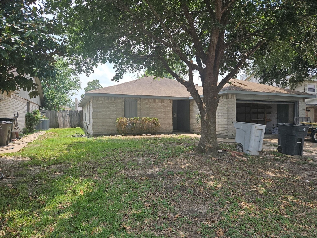 18539 Lippizaner Drive - Photo 0