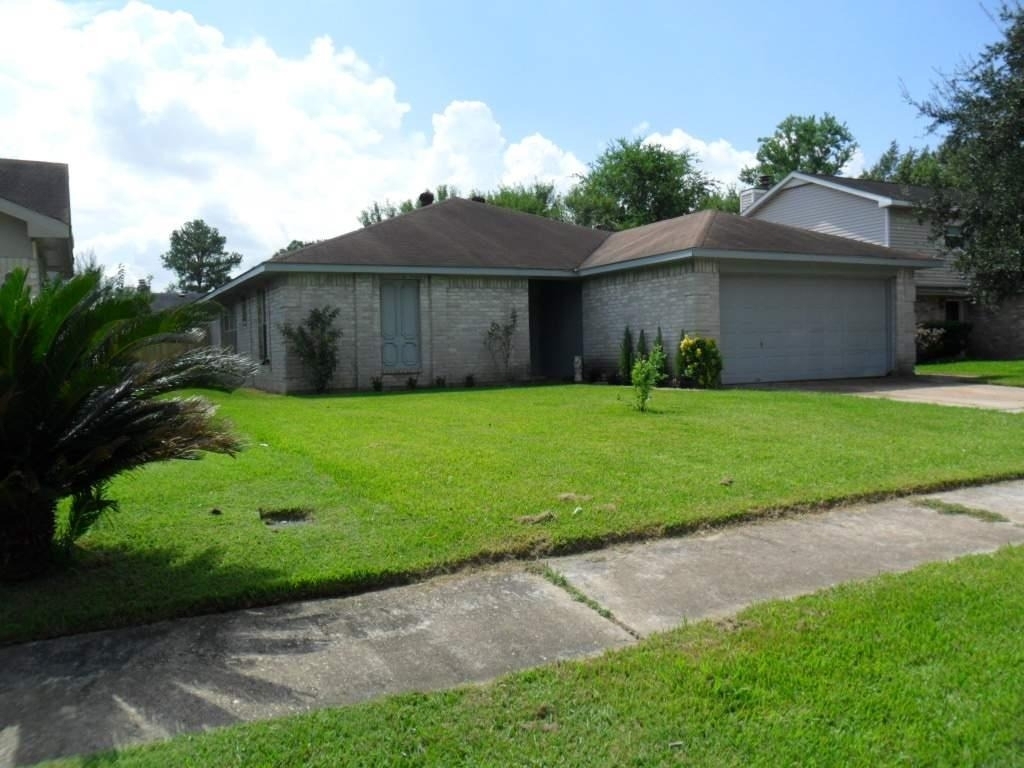 18539 Lippizaner Drive - Photo 1