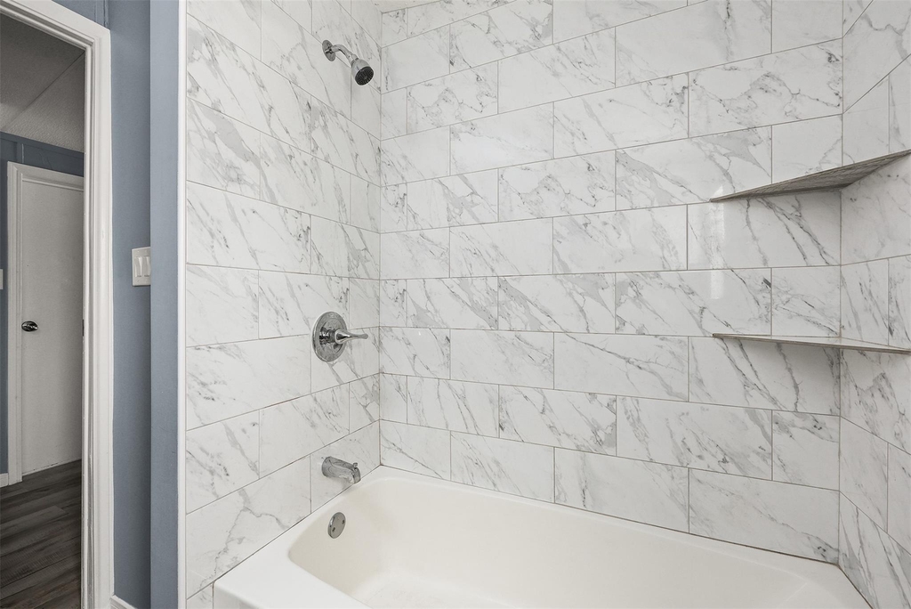 2222 N Austin Avenue - Photo 15
