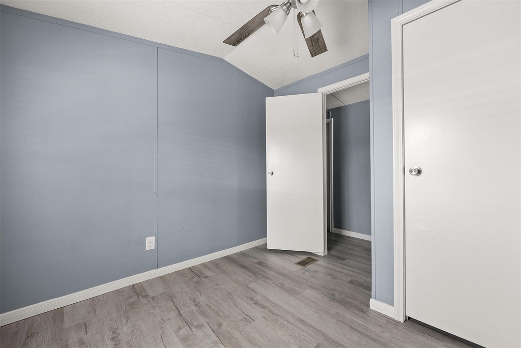 2222 N Austin Avenue - Photo 13