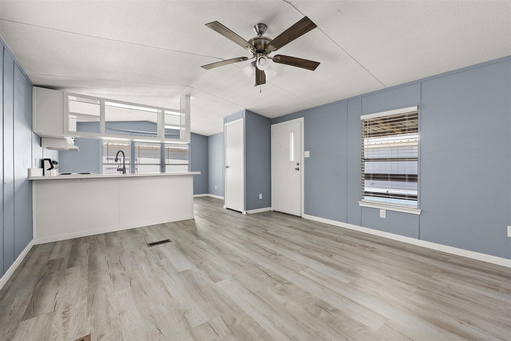 2222 N Austin Avenue - Photo 5