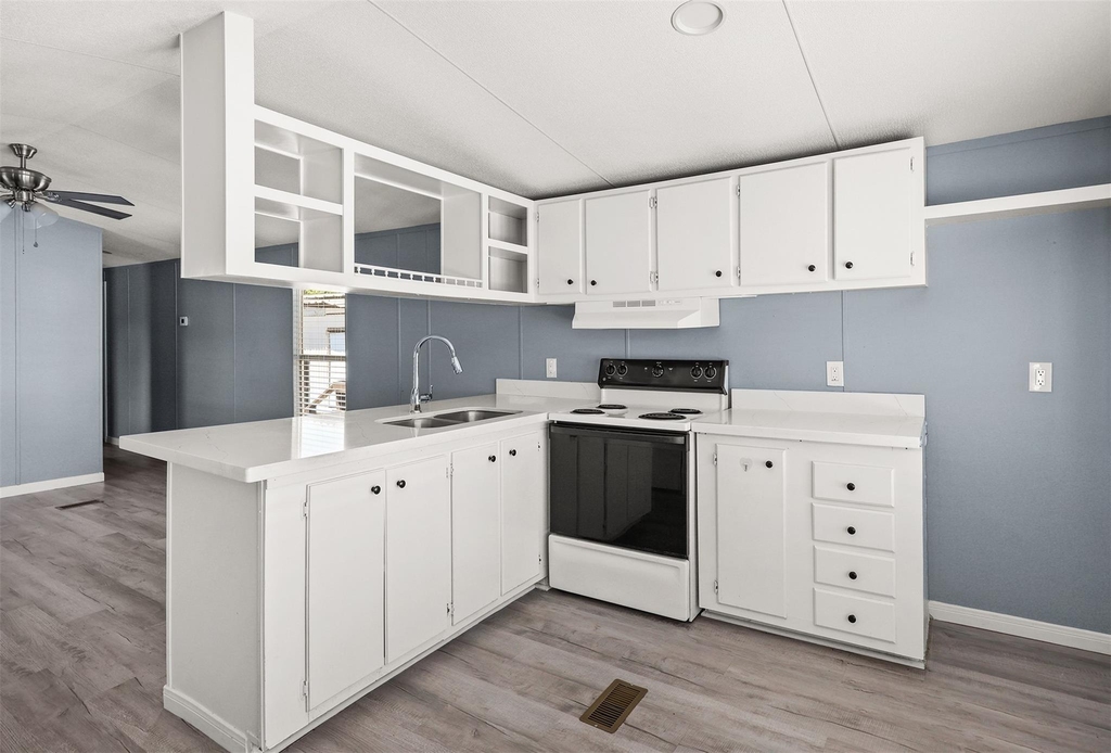 2222 N Austin Avenue - Photo 10
