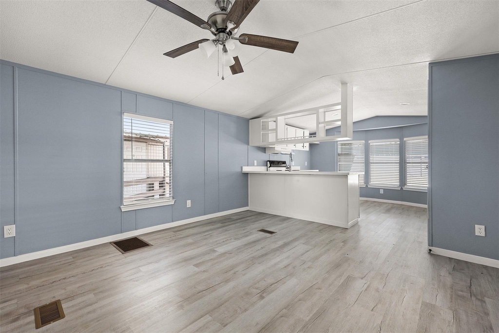 2222 N Austin Avenue - Photo 6
