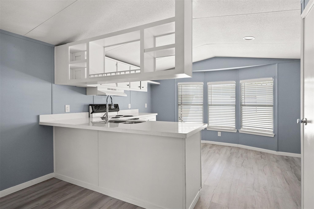 2222 N Austin Avenue - Photo 9