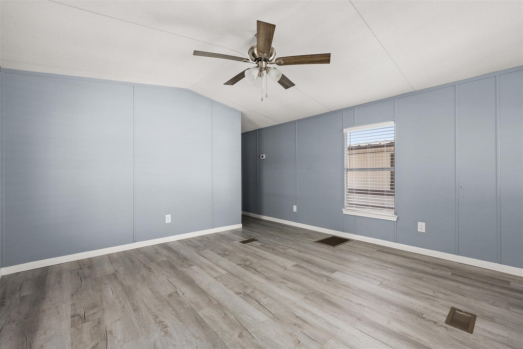 2222 N Austin Avenue - Photo 7