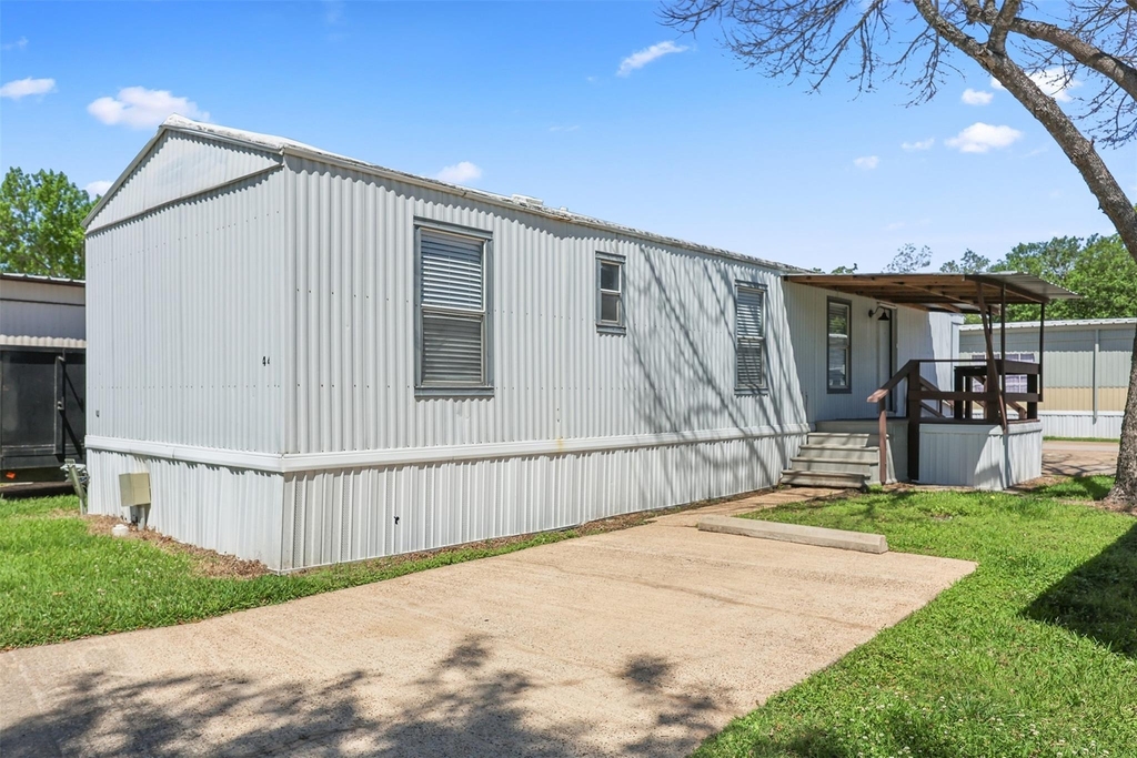 2222 N Austin Avenue - Photo 3
