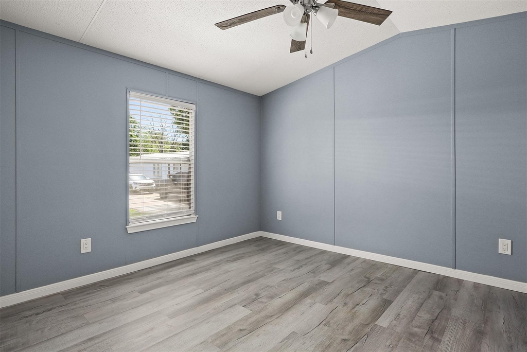 2222 N Austin Avenue - Photo 17