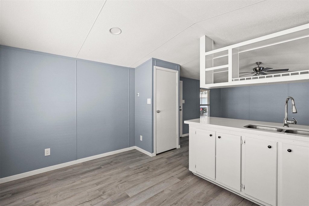 2222 N Austin Avenue - Photo 11