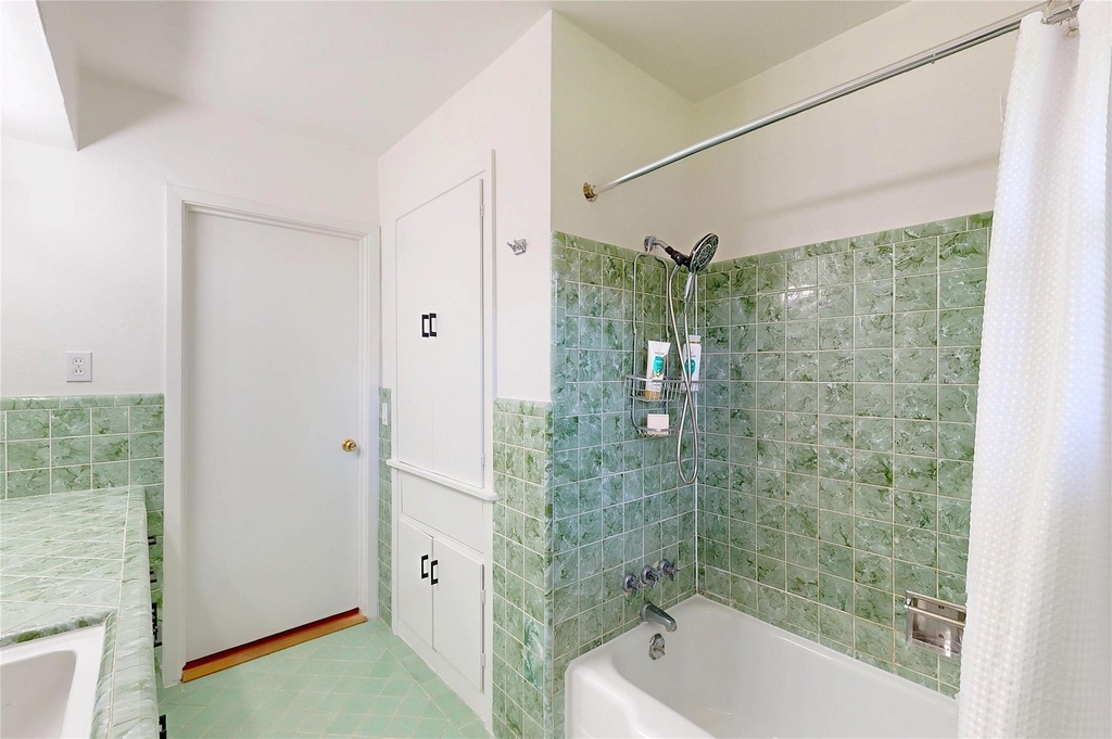 4826 Waynesboro Drive - Photo 17