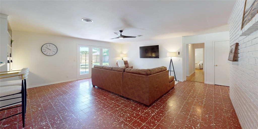 4826 Waynesboro Drive - Photo 1