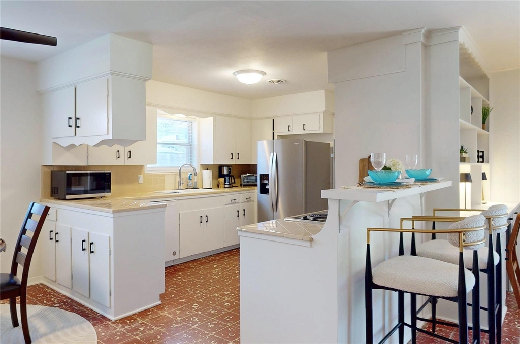 4826 Waynesboro Drive - Photo 9