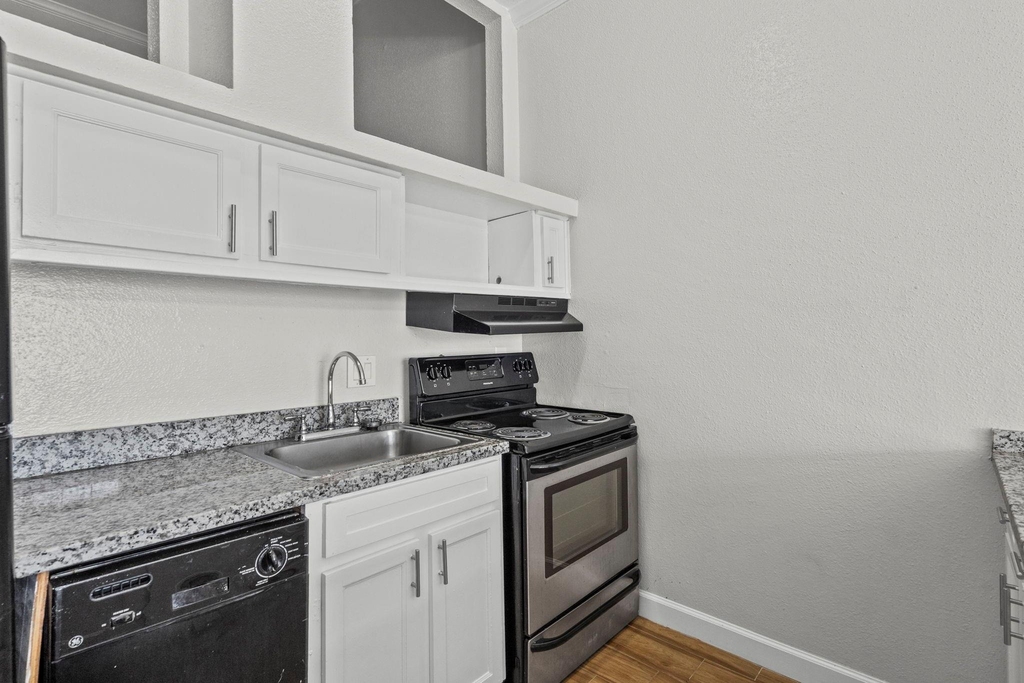 7820 Seawall Boulevard - Photo 20