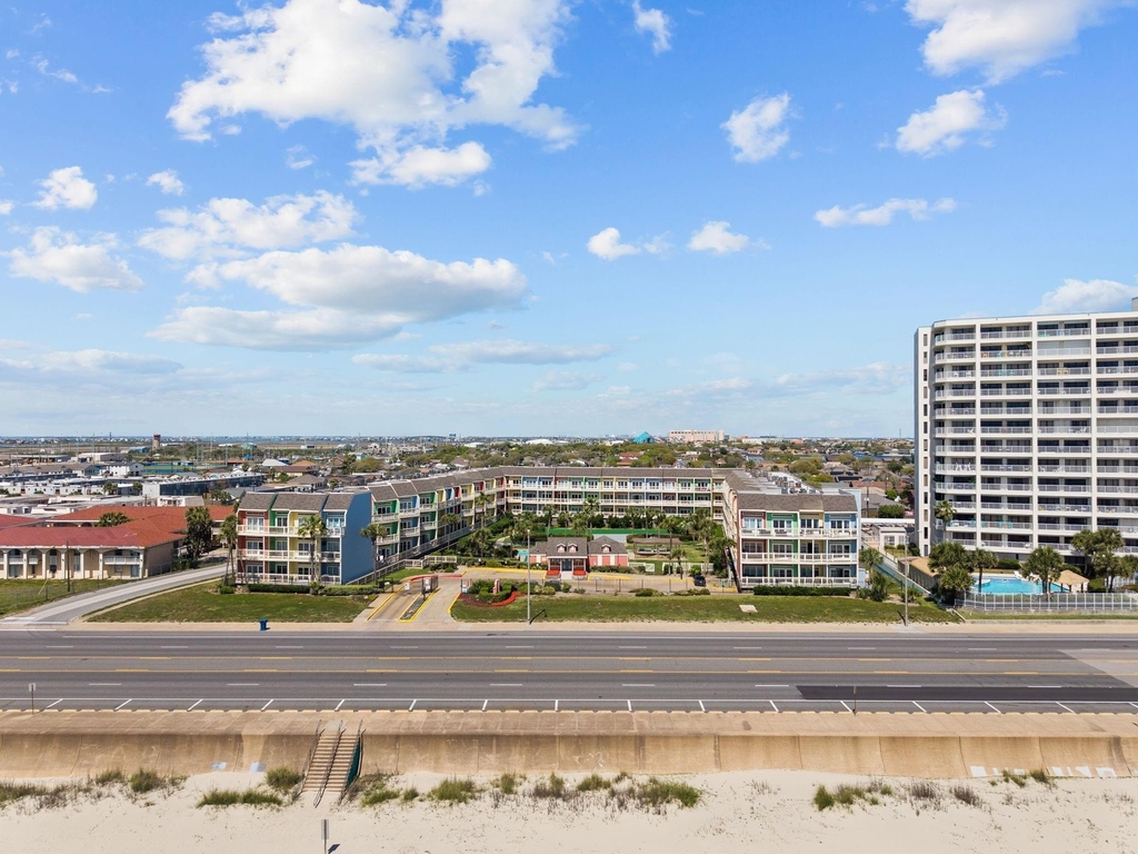 7820 Seawall Boulevard - Photo 36