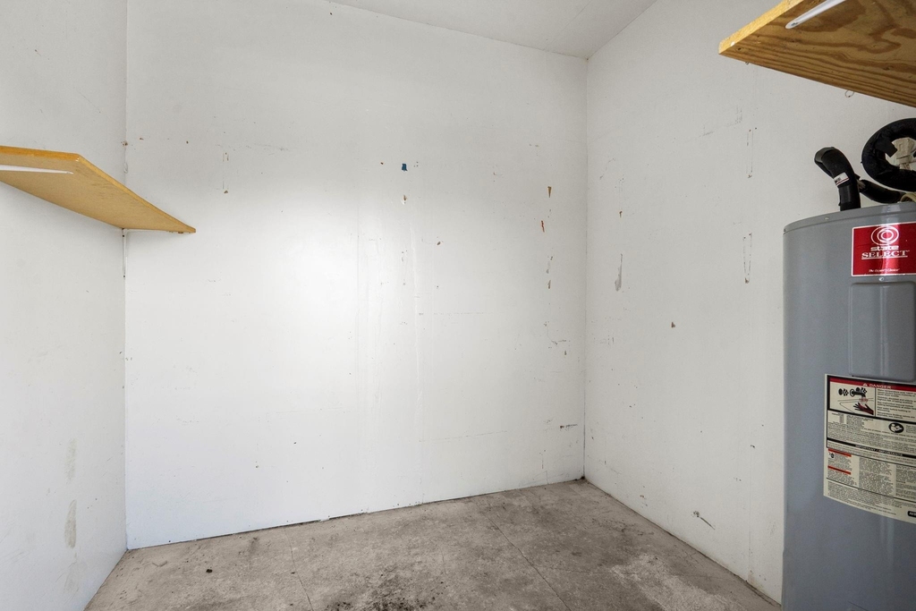 7820 Seawall Boulevard - Photo 14