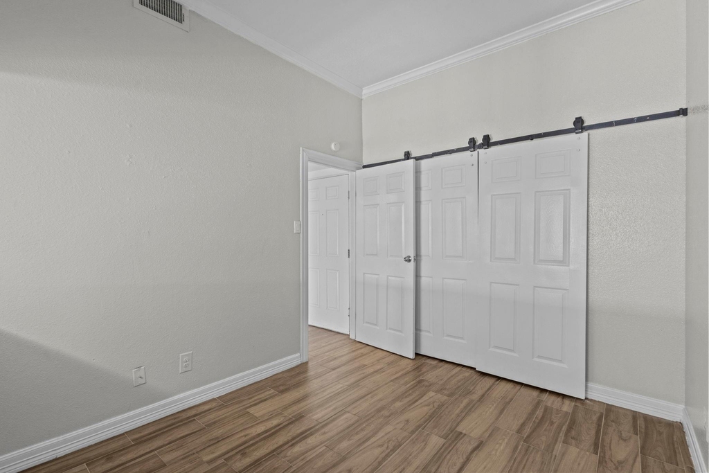 7820 Seawall Boulevard - Photo 10