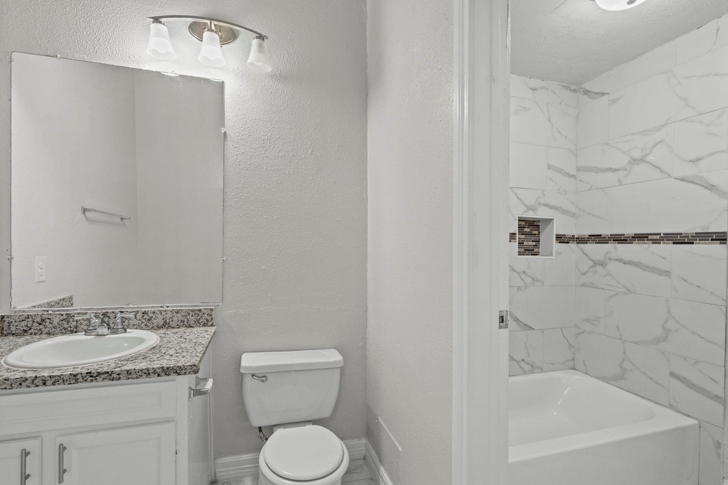 7820 Seawall Boulevard - Photo 9