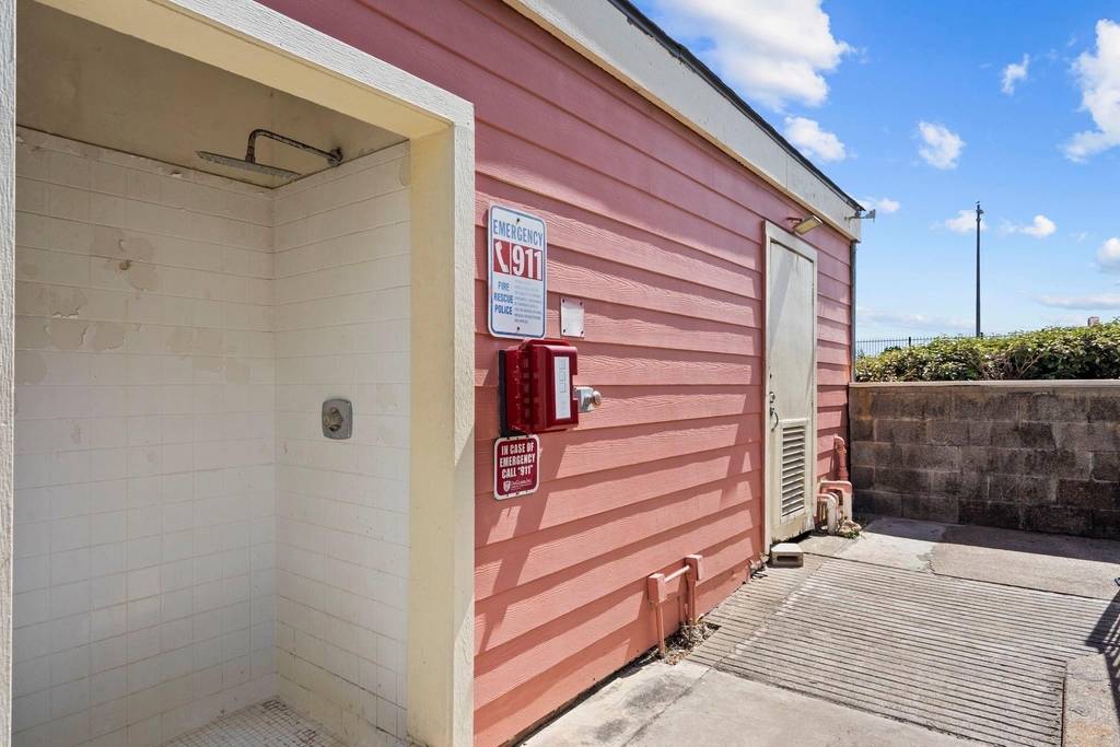 7820 Seawall Boulevard - Photo 44