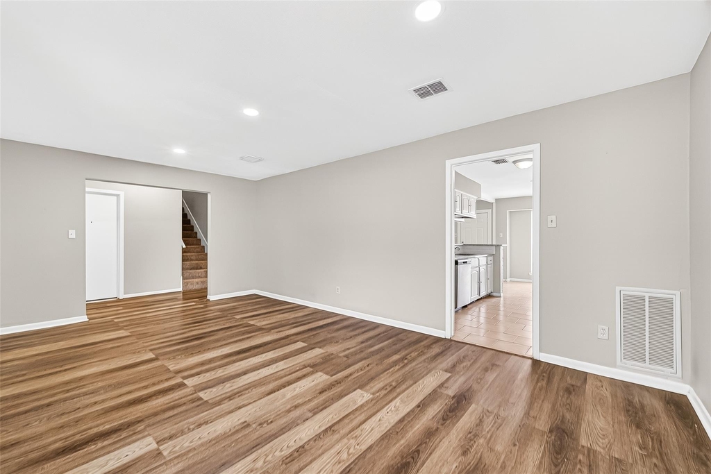 403 Mistywood Drive - Photo 5