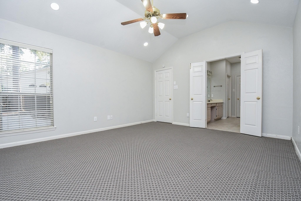 202 W Sterling Pond Circle - Photo 18