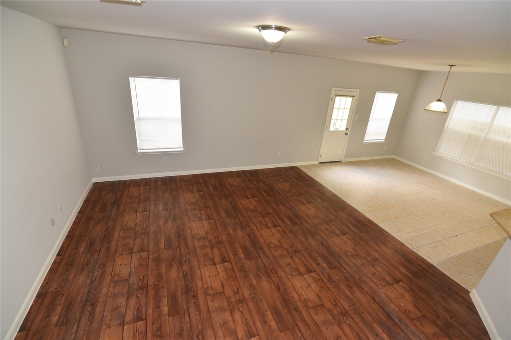6807 Turtlewood Drive - Photo 9