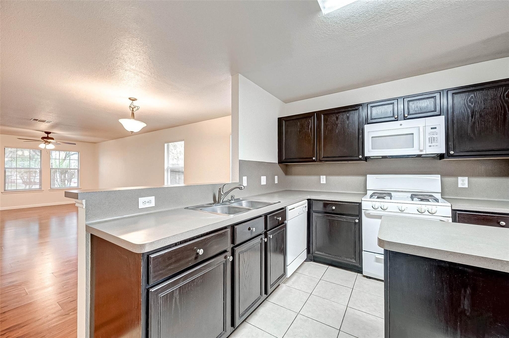 7910 Raven Creek Lane - Photo 17