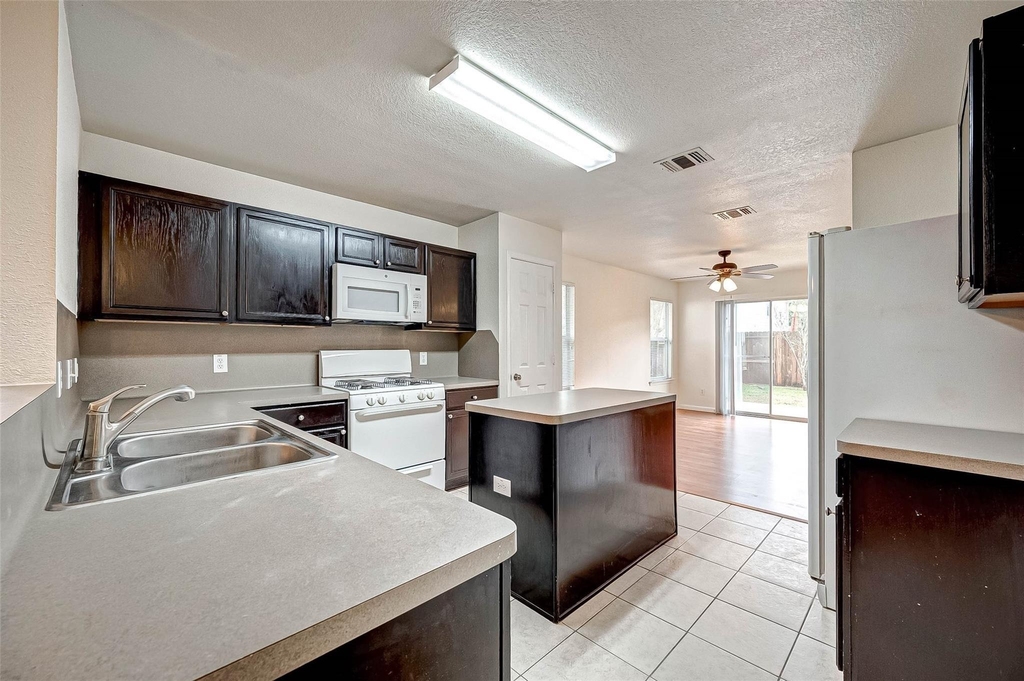 7910 Raven Creek Lane - Photo 16