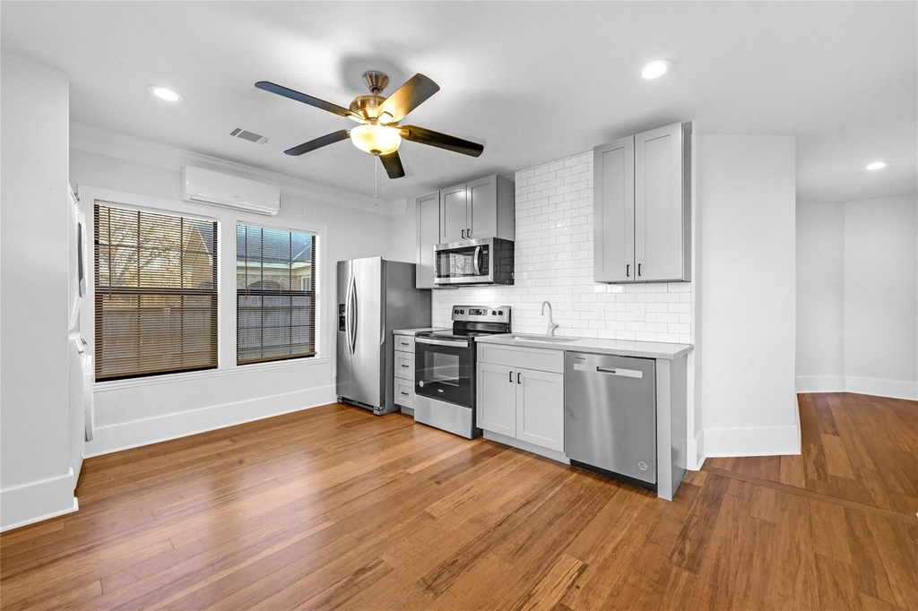 1633 Fourcade Street - Photo 1