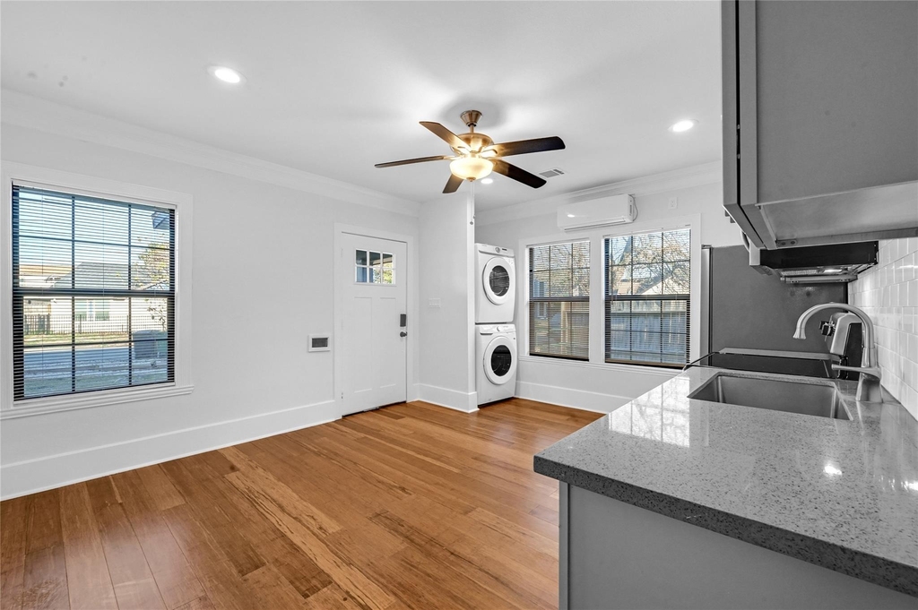 1633 Fourcade Street - Photo 0