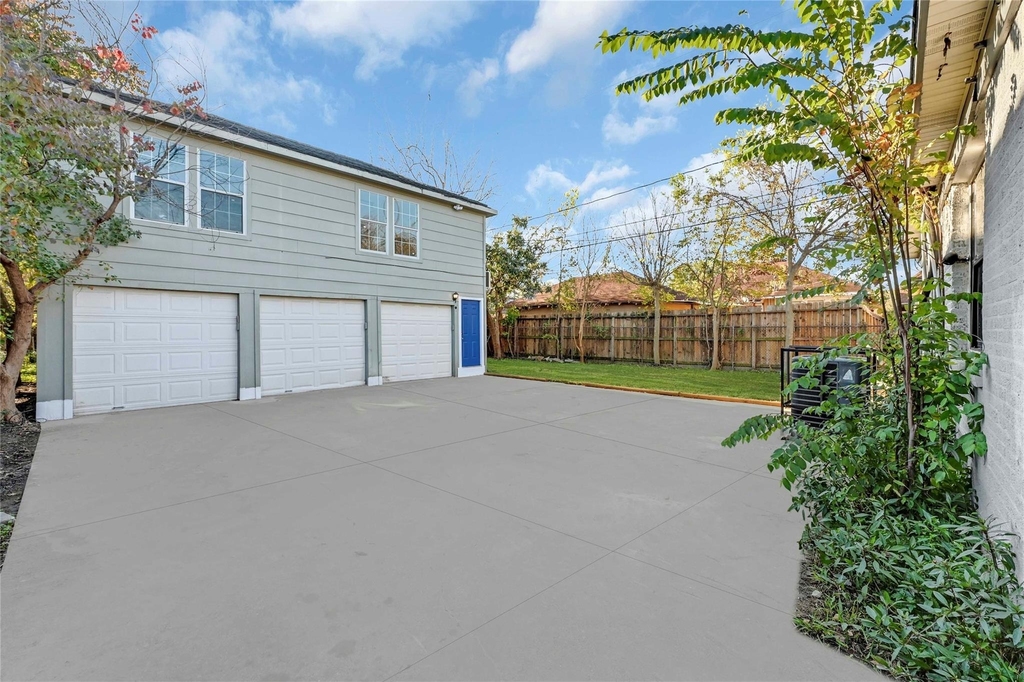 1633 Fourcade Street - Photo 6