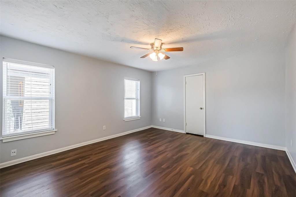5922 Fairdale Lane - Photo 15