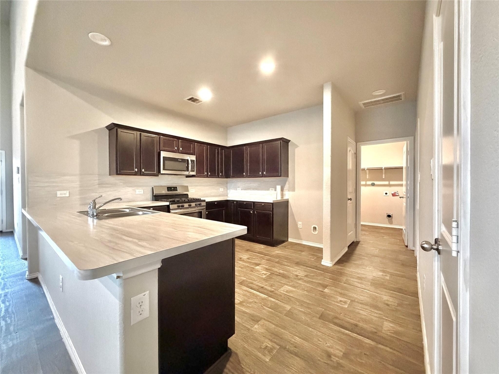 5410 Pembrokeshire Circle - Photo 5