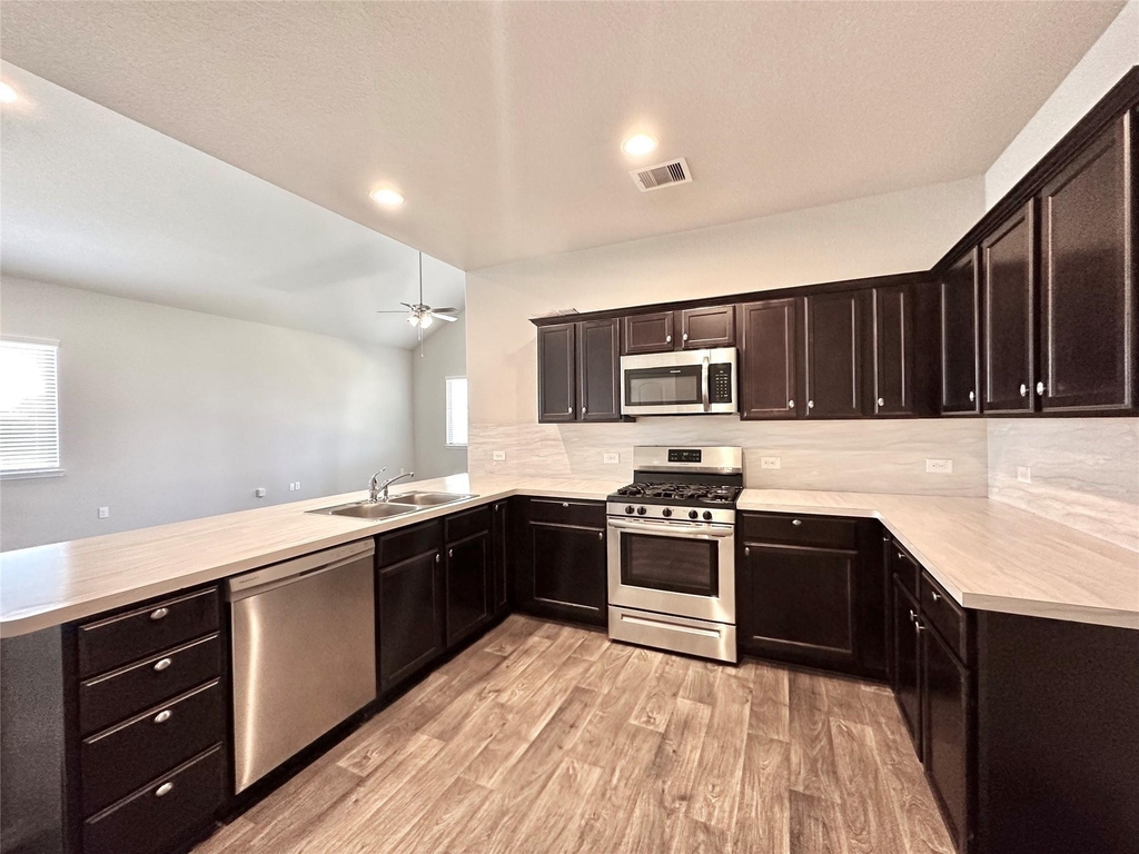 5410 Pembrokeshire Circle - Photo 7