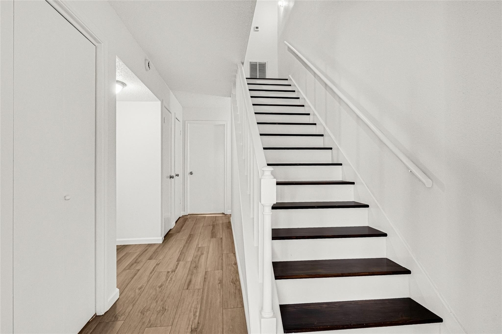 2022 Lakewood Court - Photo 11