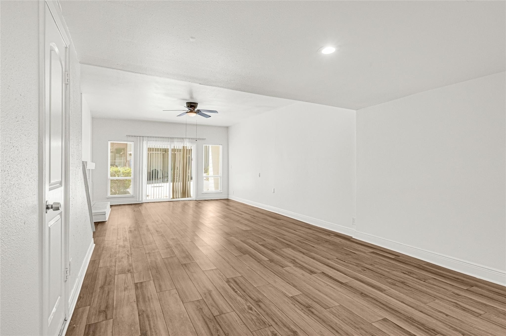 2022 Lakewood Court - Photo 8