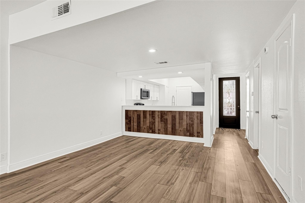 2022 Lakewood Court - Photo 6