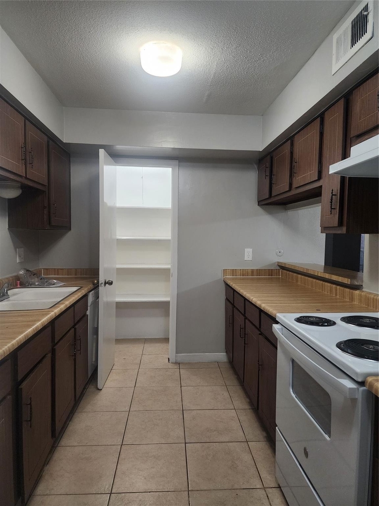 4034 Belle Park Drive - Photo 3