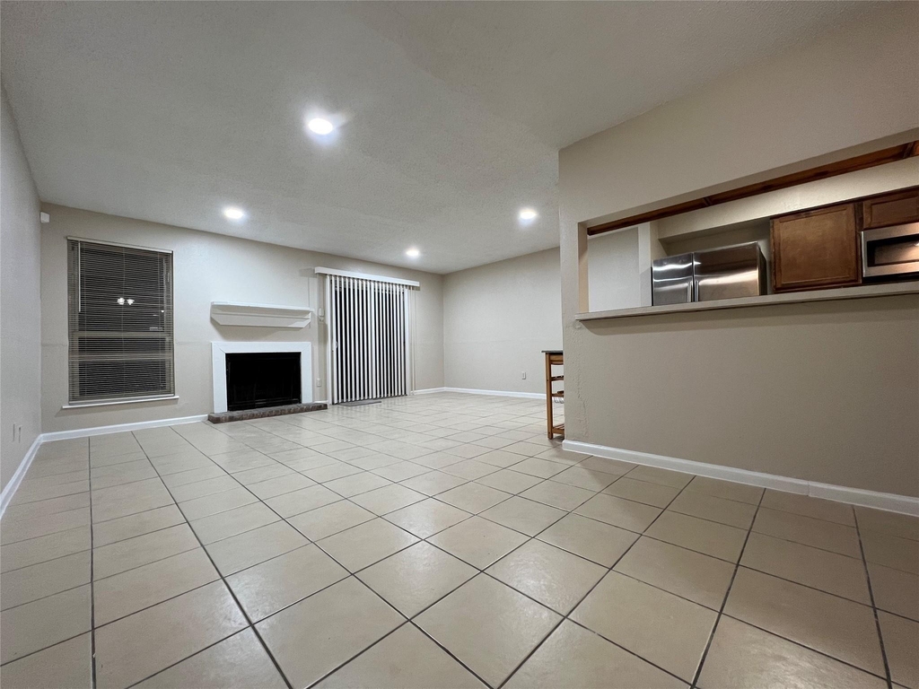 2130 Greenbriar Colony Drive - Photo 4