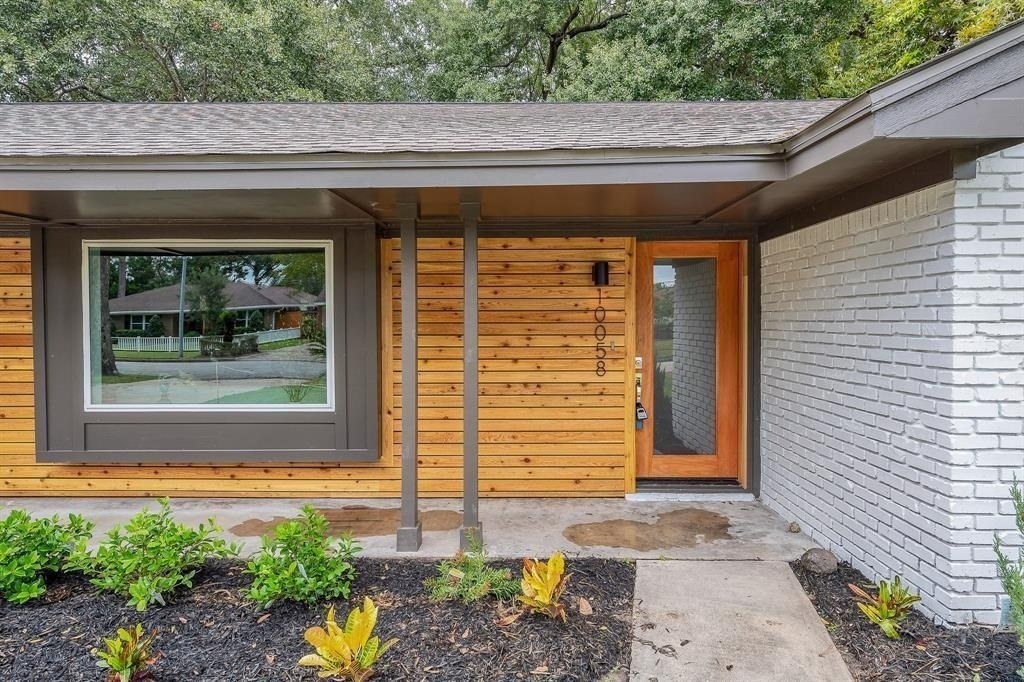 10058 Larston Street - Photo 2