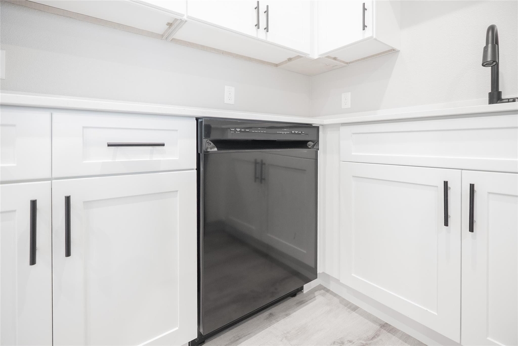 2101 Reinke Road - Photo 5
