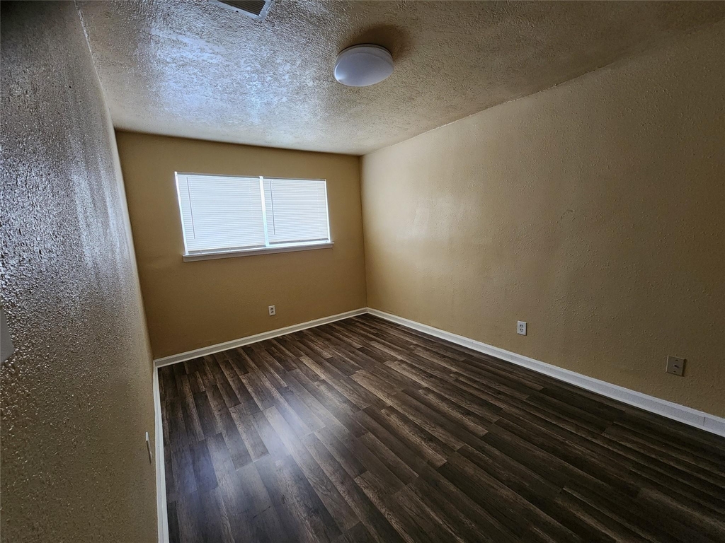 4311 Yellowstone Boulevard - Photo 4