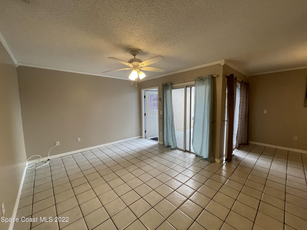 1425 Malibu Circle Ne - Photo 4