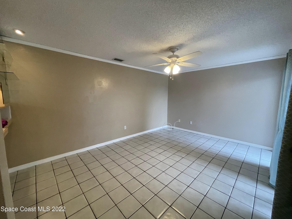 1425 Malibu Circle Ne - Photo 3
