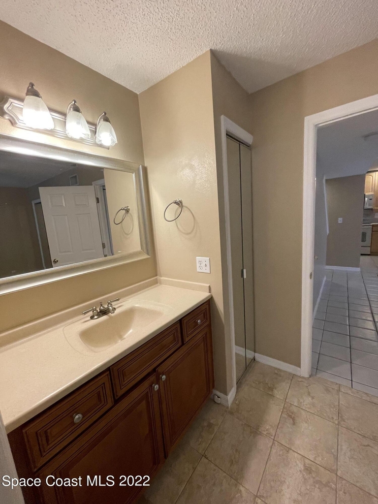 1425 Malibu Circle Ne - Photo 21
