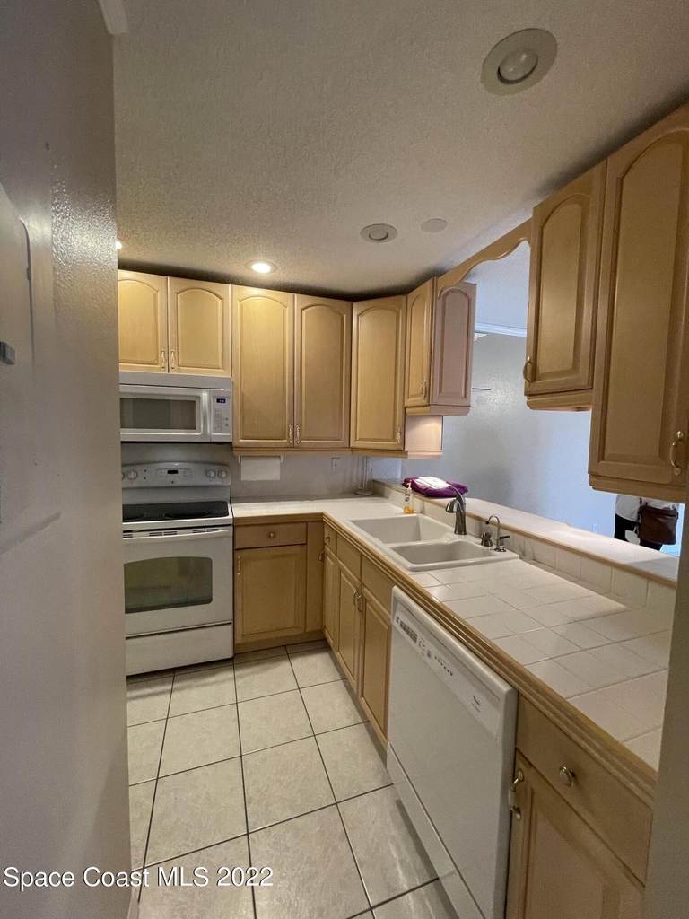 1425 Malibu Circle Ne - Photo 24