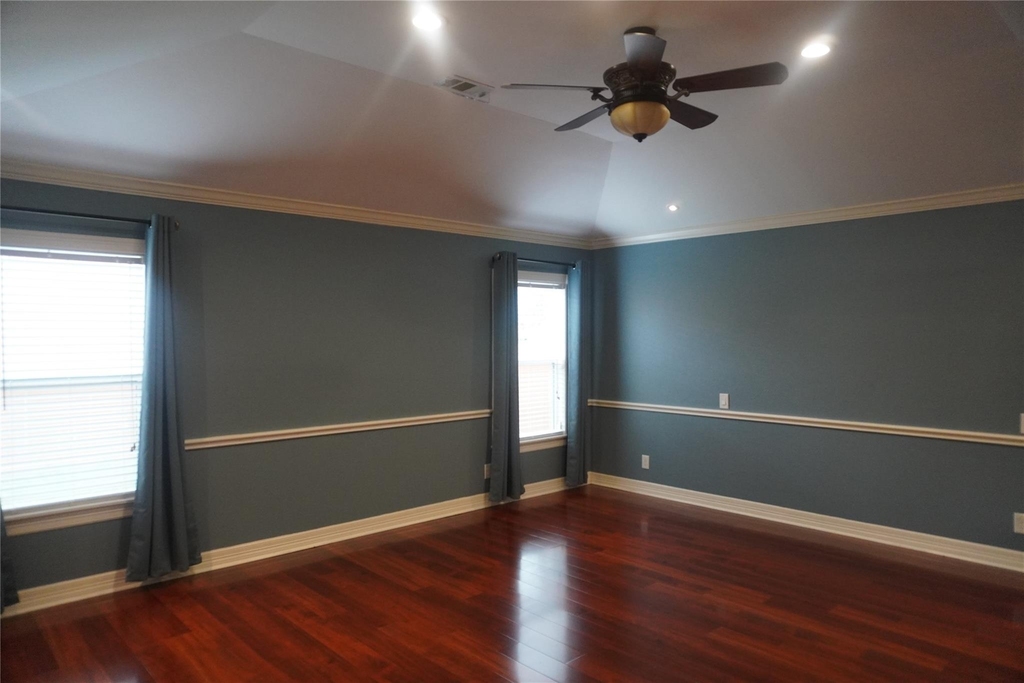 7506 Dearborn Street - Photo 9