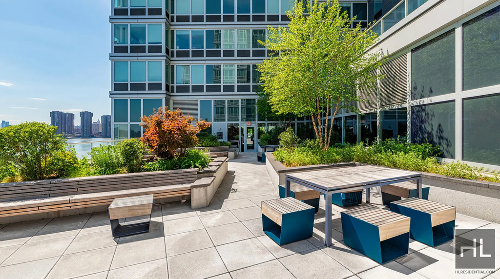 Center Boulevard - Photo 12