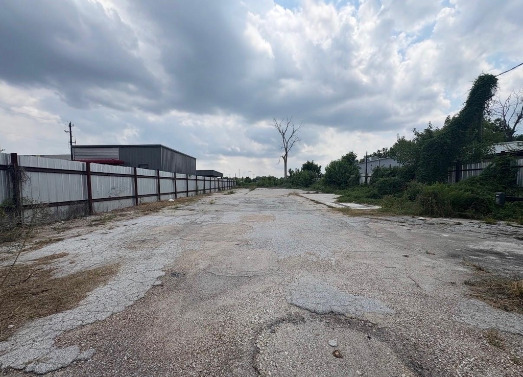 1904 Little York Road - Photo 4