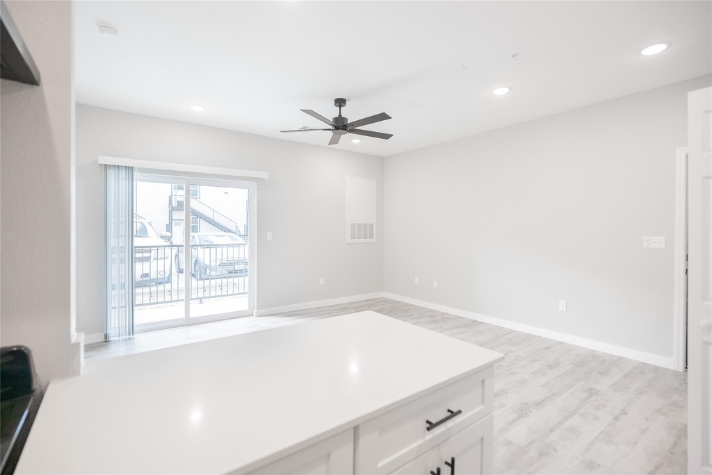 2101 Reinke Road - Photo 6